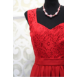 Проста червона сукня з вирізом